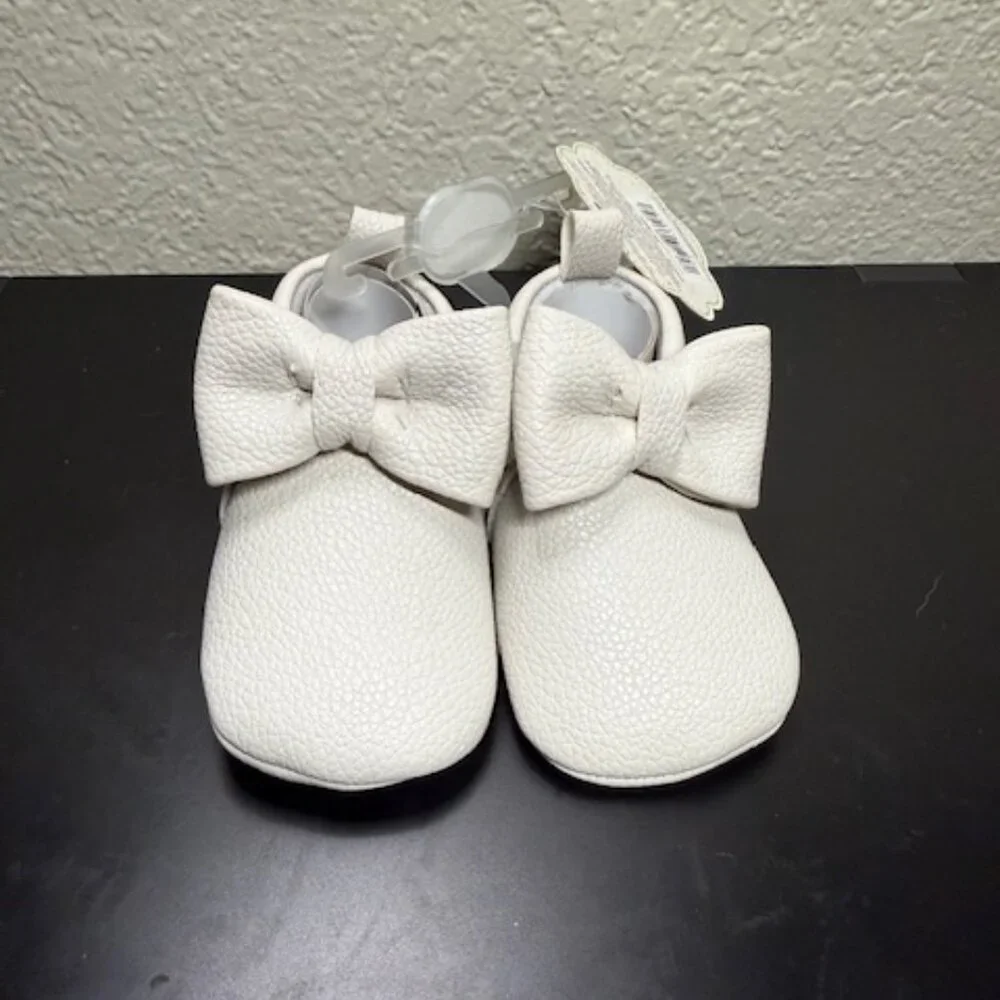 NWT-First Steps by Stepping Stones Leather Baby Moccasins-Bow Shoe/Bone (Cream)